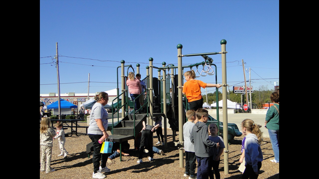 Playground at Courthouse Park is a popular place today!