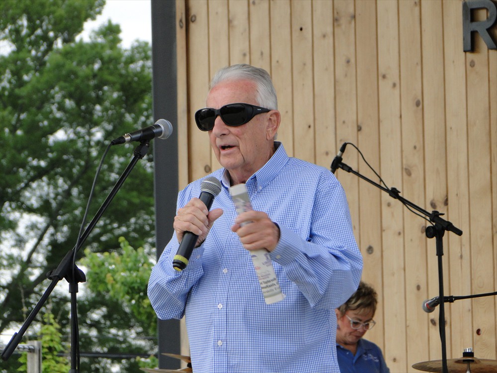 Mayor George Holleman greets the crowd.