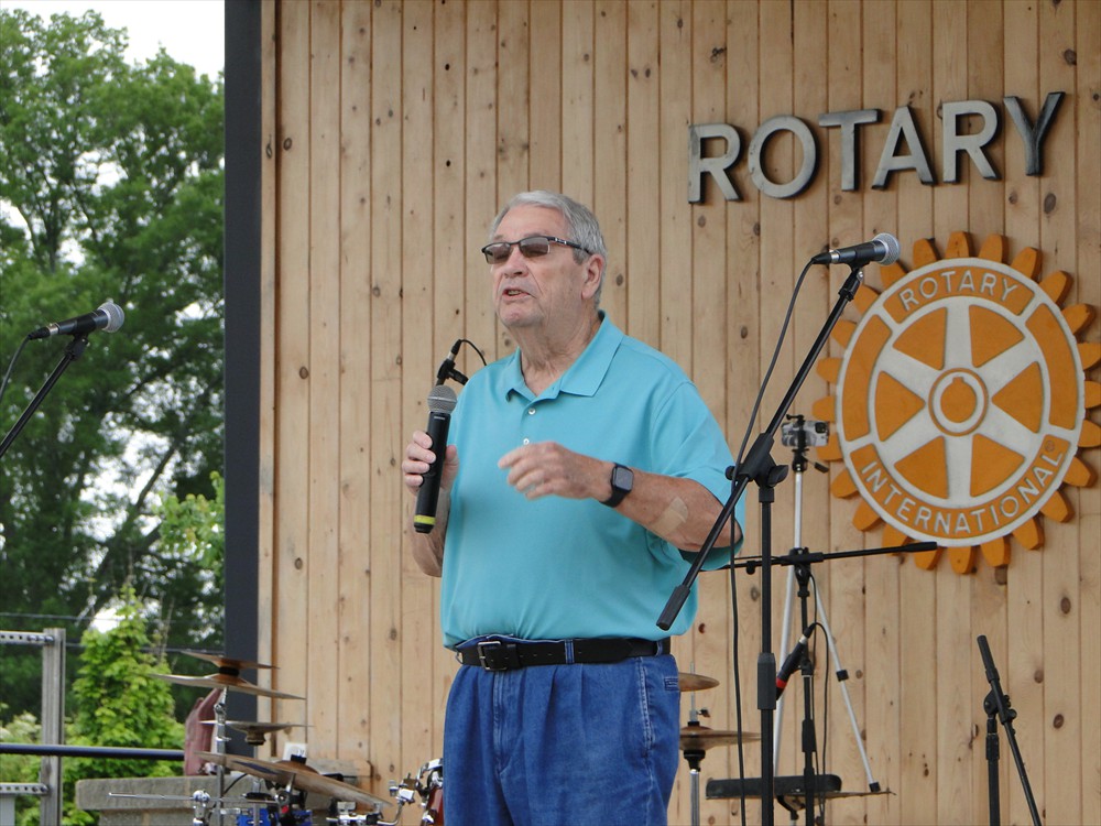 Alexander County Commissioner, Larry Yoder, welcomes festival attendees.