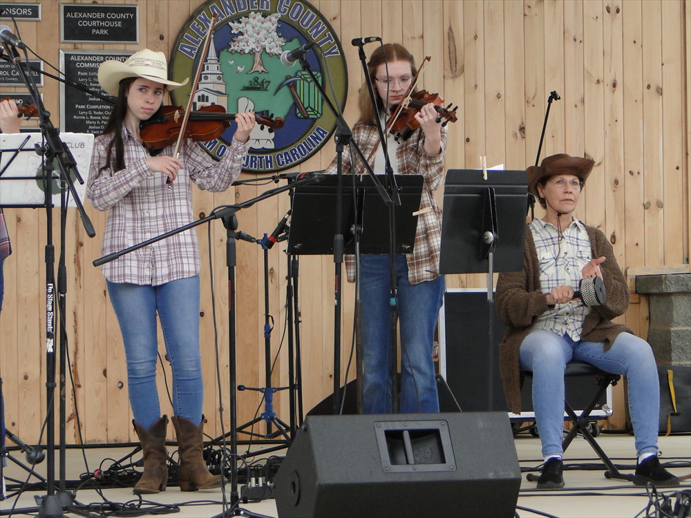 Young students of Taylorsville's Studio 3 Music School entertain. VIEW VIDEOS!