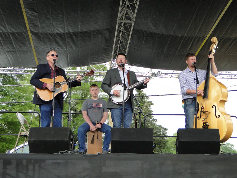 Gospel Stage presents Right Side Gospel. VIEW VIDEOS!