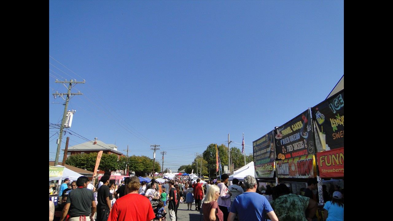 Every year's Apple Festival draws a HUGE CROWD!